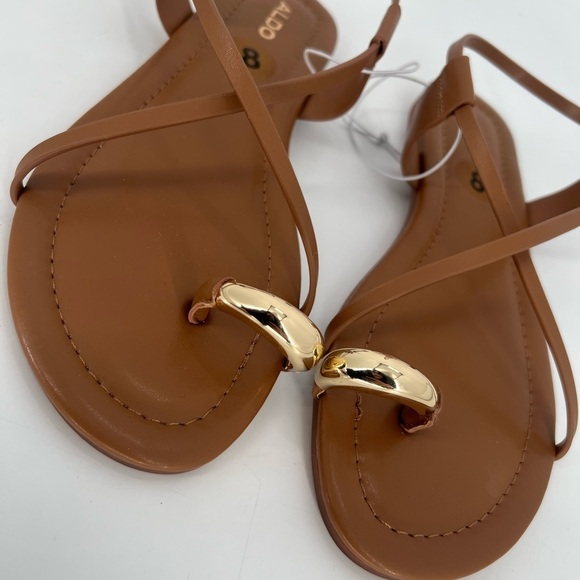 Aldo Gold Metal Hardware Toe Ring Criss Cross Strappy Buckle Sandals - Picture 4 of 5